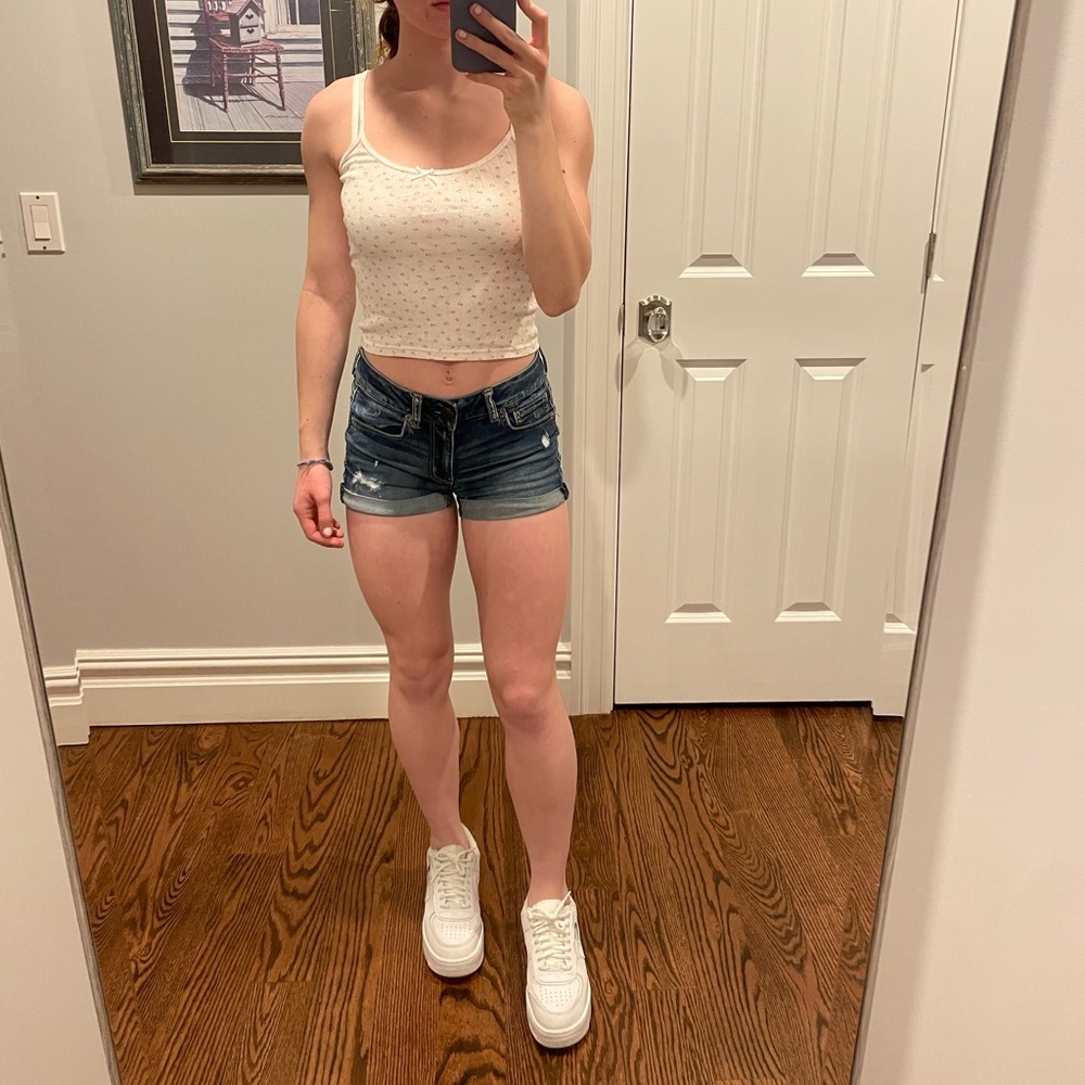 AEO Super Stretch Denim Ripped Shorts - Low Rise